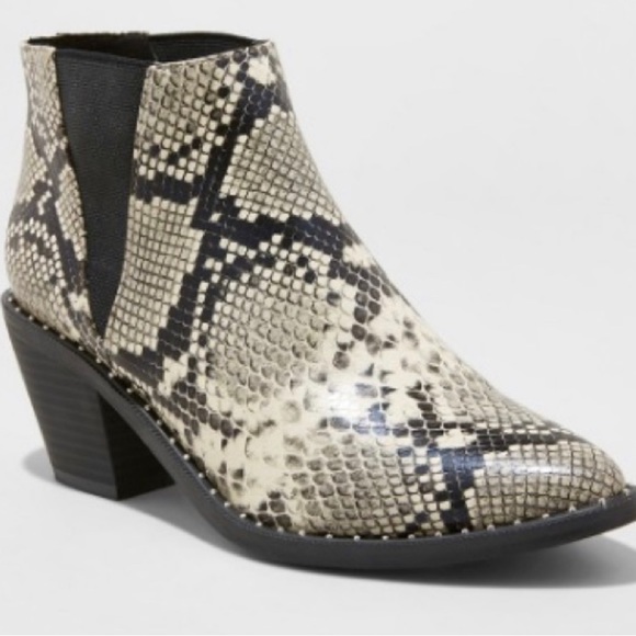 Universal Thread Snakeskin Grey Black Booties - Picture 4 of 4